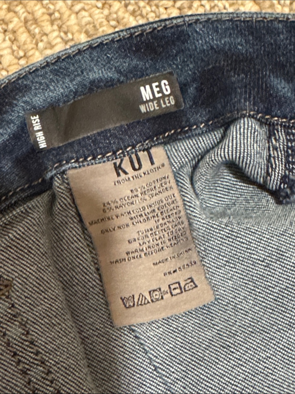 Kut from the Kloth Meg High Rise Medium Blue Wide-Leg Button-Front Jeans - Picture 4 of 6